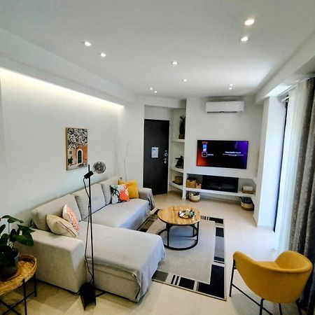 Floral Home 1 - Ground Floor Apt With Courtyard And Private Parking! أثينا المظهر الخارجي الصورة