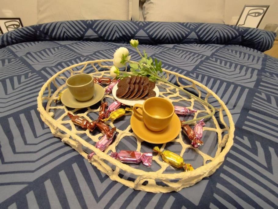 Floral Home 1 - Ground Floor Apt With Courtyard And Private Parking! أثينا المظهر الخارجي الصورة