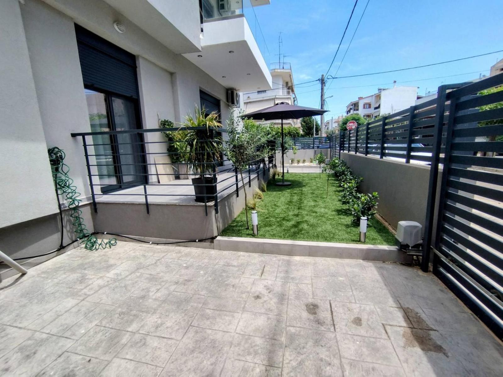 Floral Home 1 - Ground Floor Apt With Courtyard And Private Parking! أثينا المظهر الخارجي الصورة