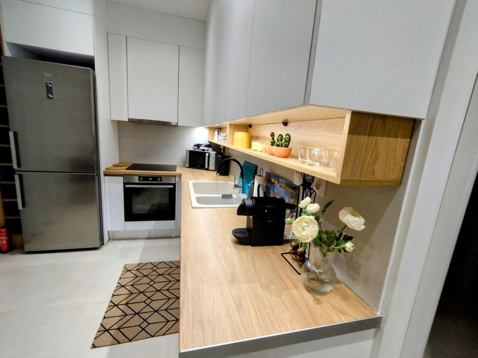 Floral Home 1 - Ground Floor Apt With Courtyard And Private Parking! أثينا المظهر الخارجي الصورة