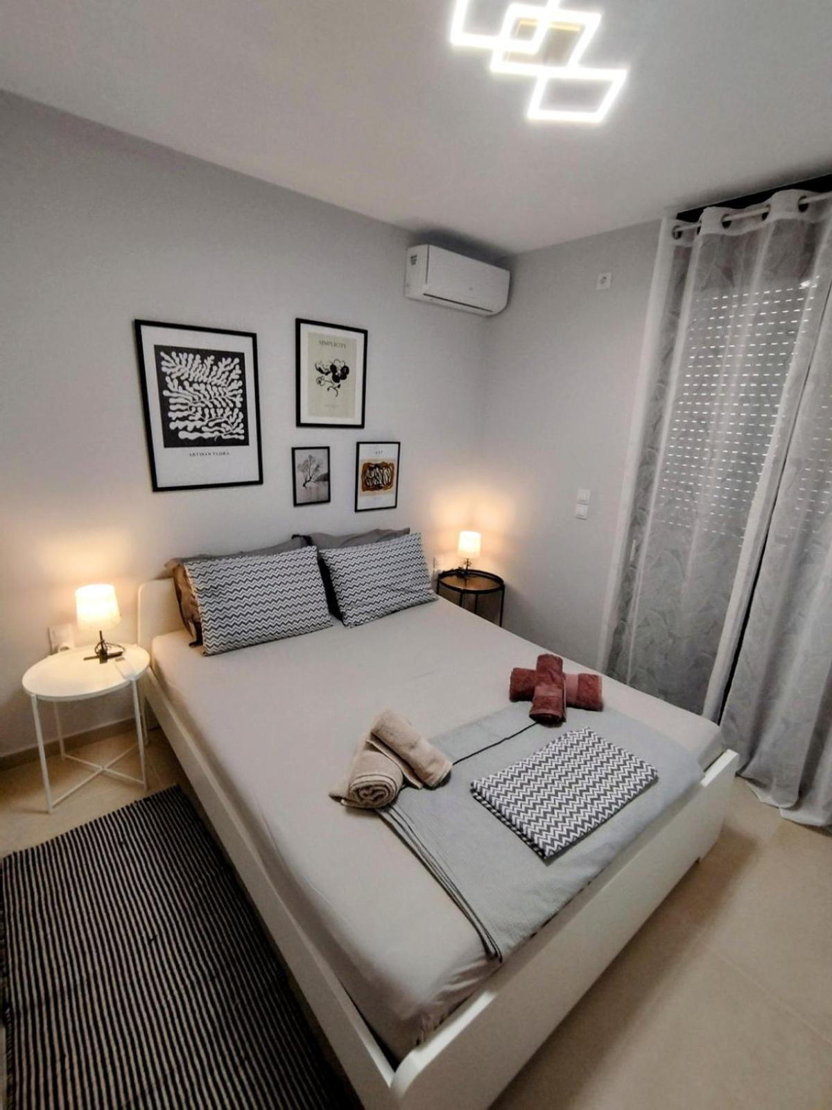 Floral Home 1 - Ground Floor Apt With Courtyard And Private Parking! أثينا المظهر الخارجي الصورة