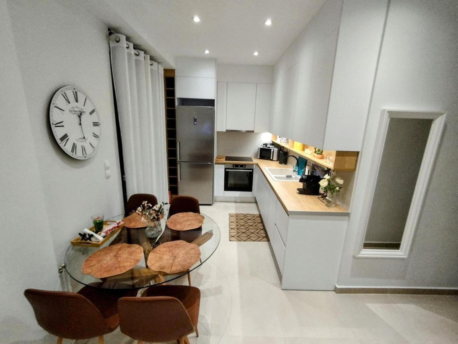 Floral Home 1 - Ground Floor Apt With Courtyard And Private Parking! أثينا المظهر الخارجي الصورة