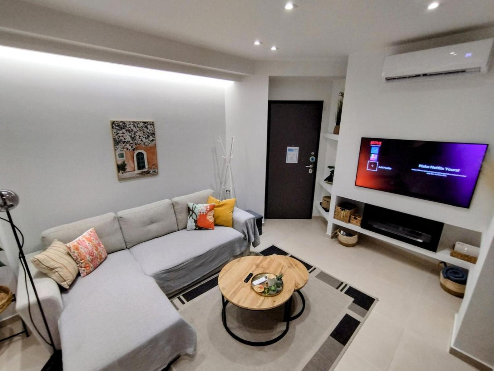 Floral Home 1 - Ground Floor Apt With Courtyard And Private Parking! أثينا المظهر الخارجي الصورة